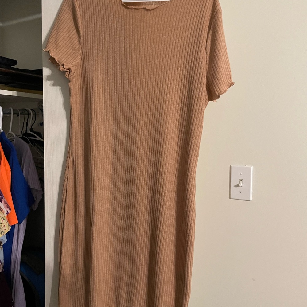 Tan or light brown ribbed dress short sleeve dress.